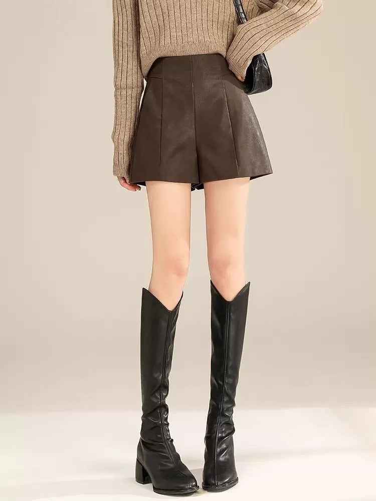 High Waist Leather Shorts Women's 2023 New Autumn and Winter A- line Slimming PU Leather Wide Leg Pants Black Korean Style Outer Boot Pants