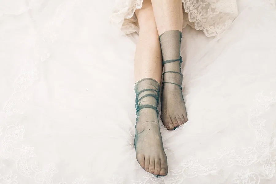 Sexy Lace Mesh Fishnet Socks Mixed Fiber Transparent Stretch Elasticity Ankle Net Yarn Thin Women Cool Socks 1pair=2pcs SLU07