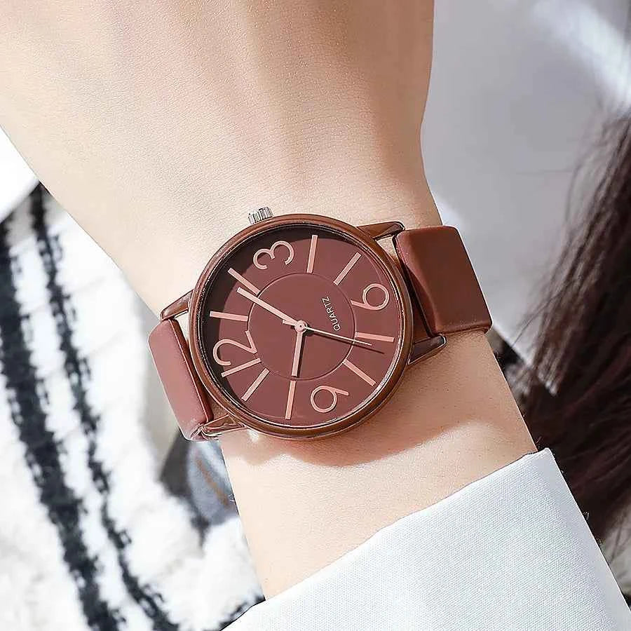 New fashionable and popular watches for women, silicone watches for women, quartz watches for women