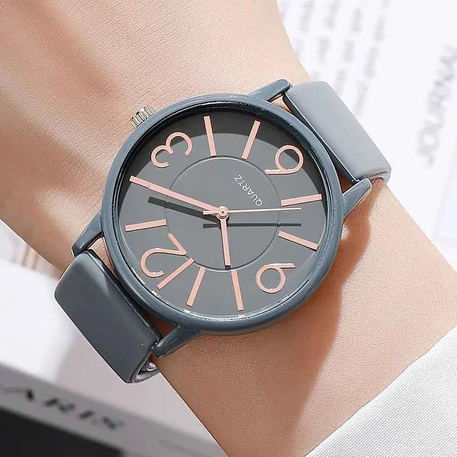 New fashionable and popular watches for women, silicone watches for women, quartz watches for women