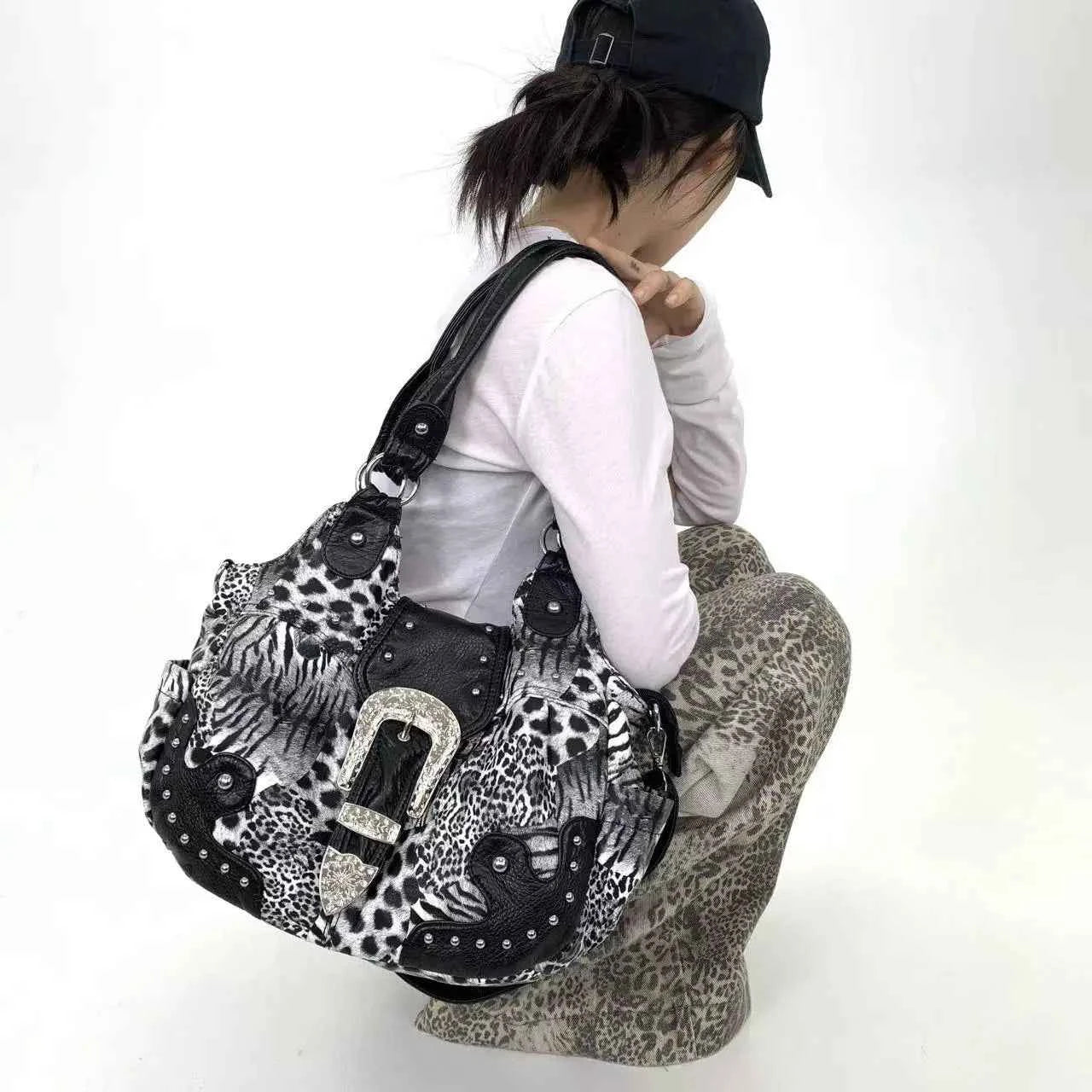 Y2K street personality spicy girl leopard print patchwork tote bag with multiple pockets and rivets retro crossbody handbag